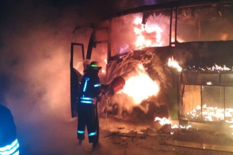 У Луцьку згоріли чотири автобуси