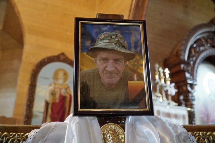 На Волині громада провела в засвіти захисника