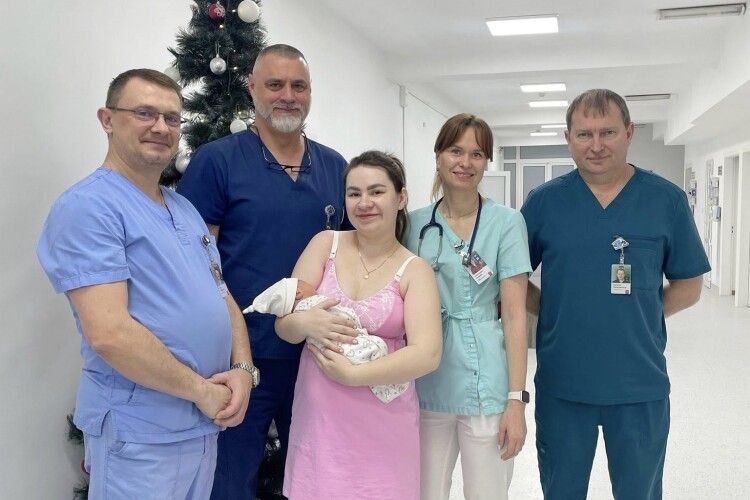Львівські лікарі 83 дні тримали ненародженого малюка «на паузі»