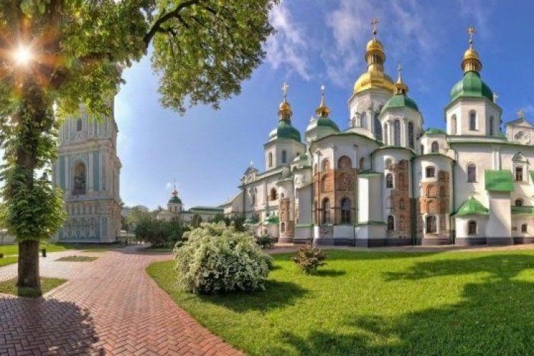 Парафіян Московського патріархату в Україні поменшало вдвічі