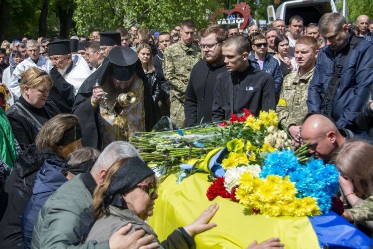 Учора на Рівненщині попрощалися із десятьма воїнами