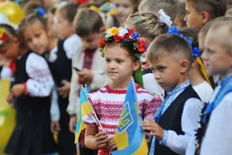 Кількість першокласників на Волині за три роки війни скоротилася на 24%