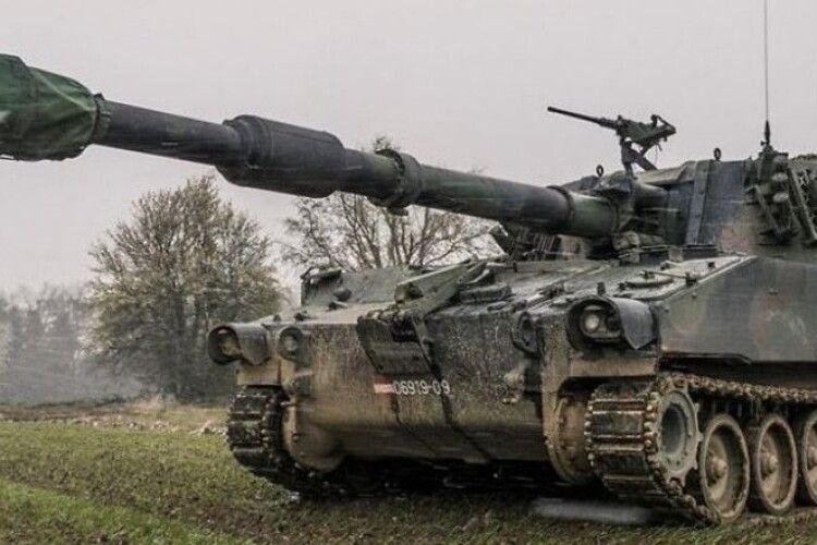 Україна таємно отримала від Італії гаубиці M109L, PzH 2000 і реактивні системи MLRS