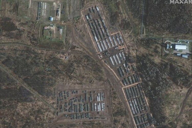 В РНБО прокоментували знімки військ РФ біля кордону