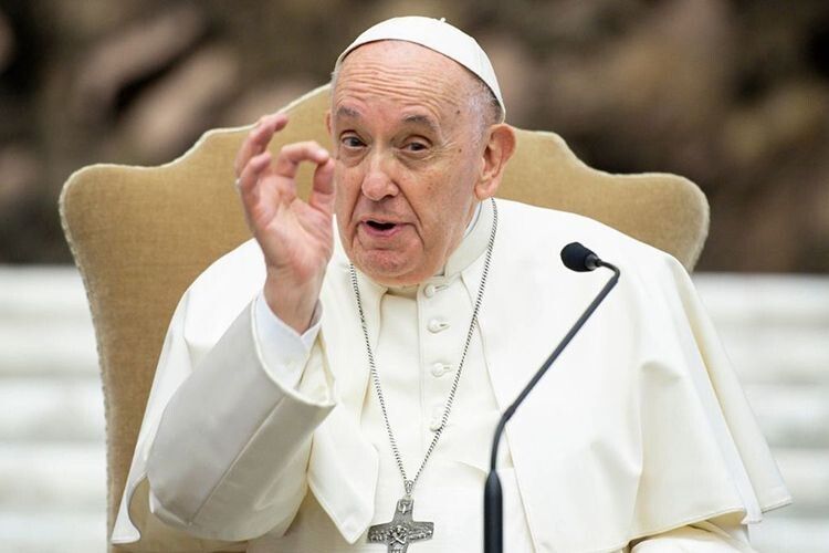 «Люди засинають»: Папа Римський радить священникам читати короткі проповіді