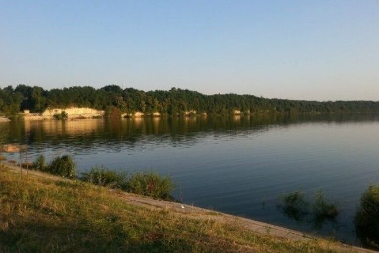 Прокуратура вимагає знести базу відпочинку на Рівненщині