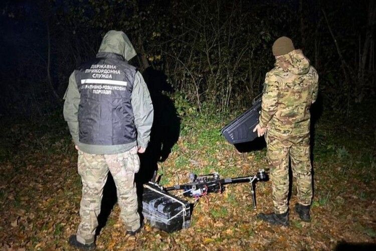 На Волині прикордонники приземлили квадрокоптер контрабандистів