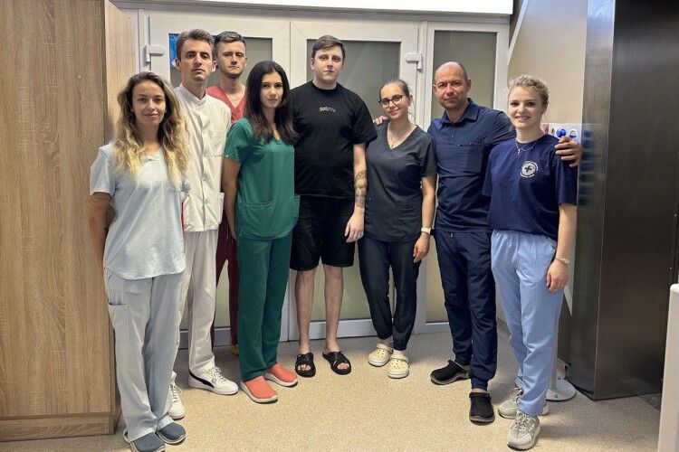 У Львові лікарі виконали одне з найскладніших в кардіохірургії втручань і врятували життя лучанину