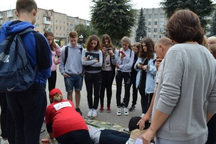 Учнівську молодь Ковеля навчали надавати першу медичну допомогу при ДТП