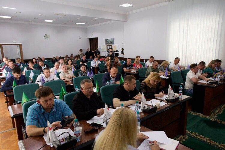 Сесія Луцької міськради: 27 мільйонів - на армію, 15 - на ремонт вулиць 