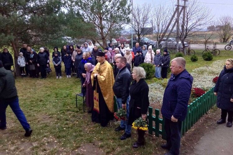 В селі на Волині відкрили меморіальні дошки Героям-землякам