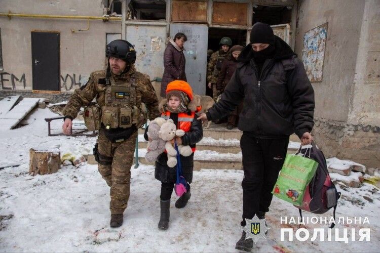 З Бахмута евакуювали 6-річну дівчинку, її вагітну маму вивезли раніше