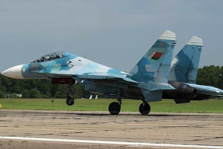 Білоруські винищувачі почали тренуватися ще ближче до Волині