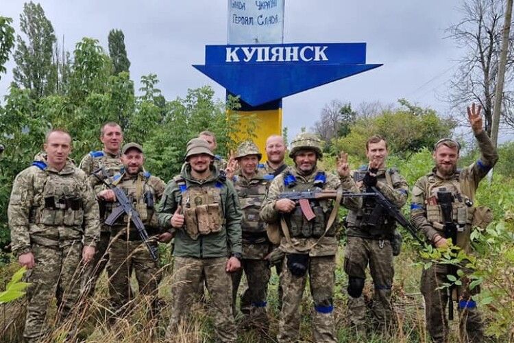 У звільненому Куп’янську волинські воїни взялися за пензлі (Фото)