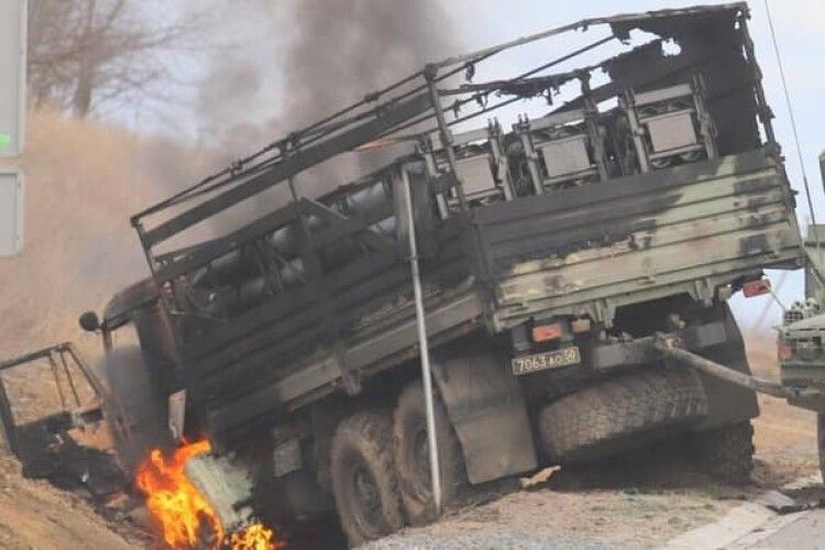 Українці, ви неймовірні! У Міноборони кажуть, що військкомати накрила хвиля бажаючих стати у стрій