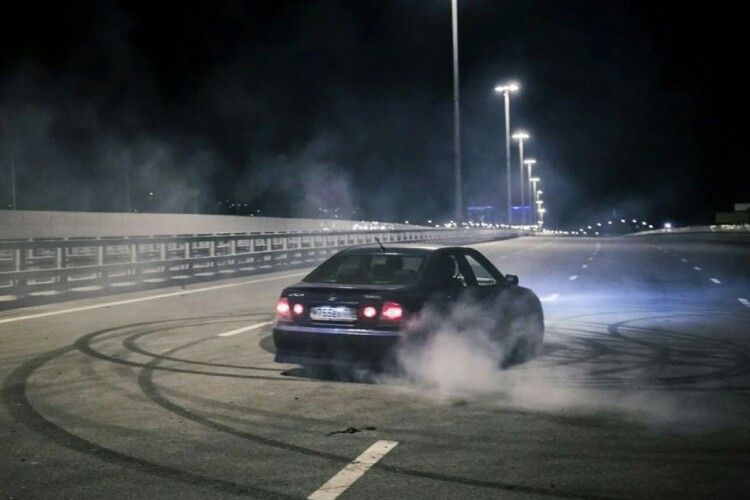 У Луцьку любителю дрифту доведеться відповідати за «екстремальні експерименти» (Відео)