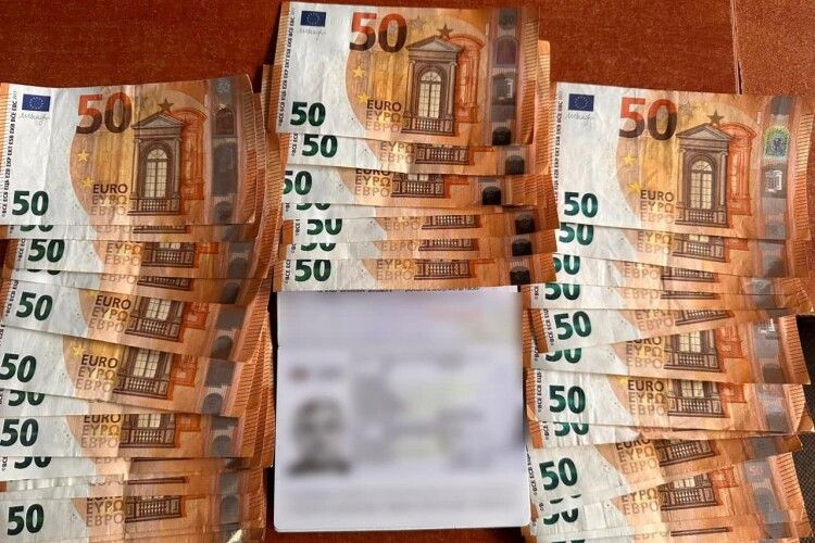 Чоловік призовного віку пропонував 2 тисячі євро за перехід у Польщу