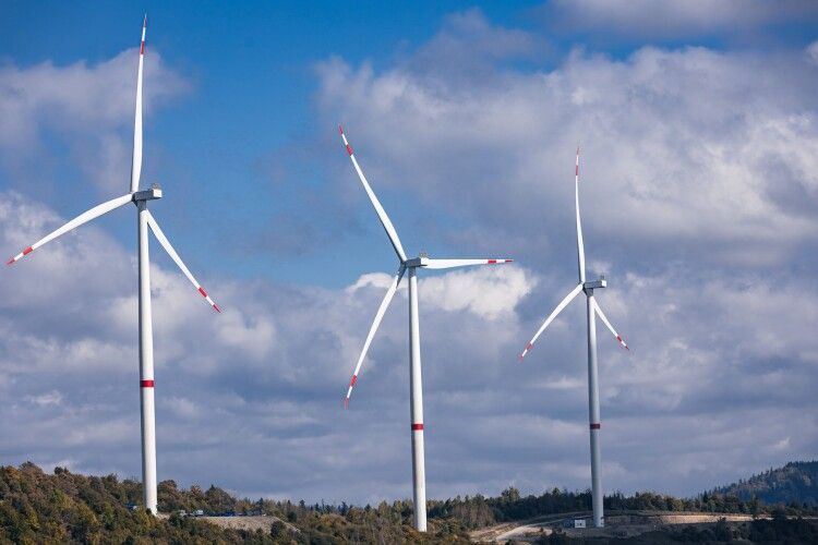 Масштаби вражають: на Волині триває встановлення 32 вітротурбін