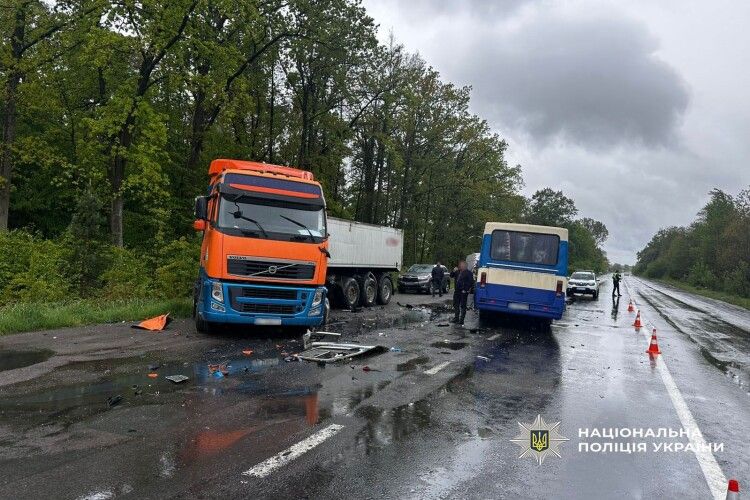 На Волині у ДТП за участі автобуса травмувались п'ятеро людей