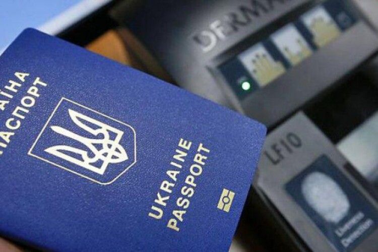 Волинянина підозрюють в сприянні виїзду військовозобов’язаного за кордон за 5000 доларів США