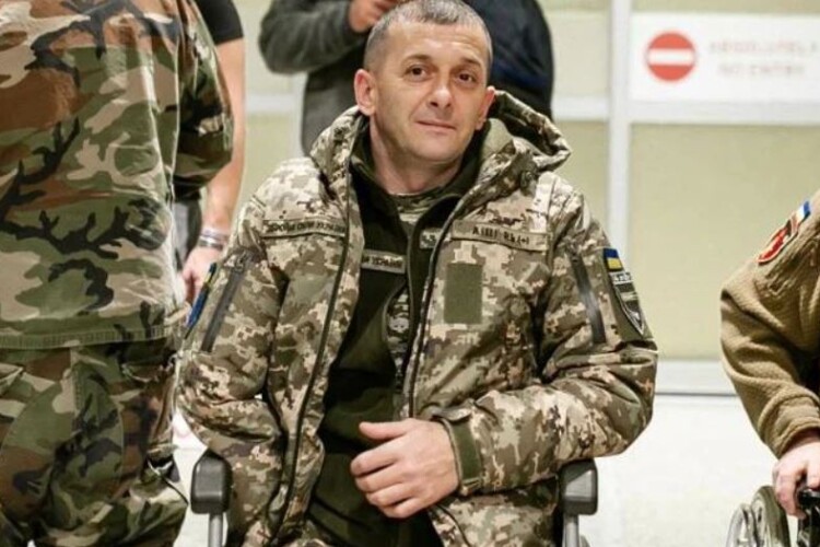 «Зможу обіймати доньку»: звільнений з полону Михайло Діанов передав воїну волинської бригади 2 мільйони на протези 