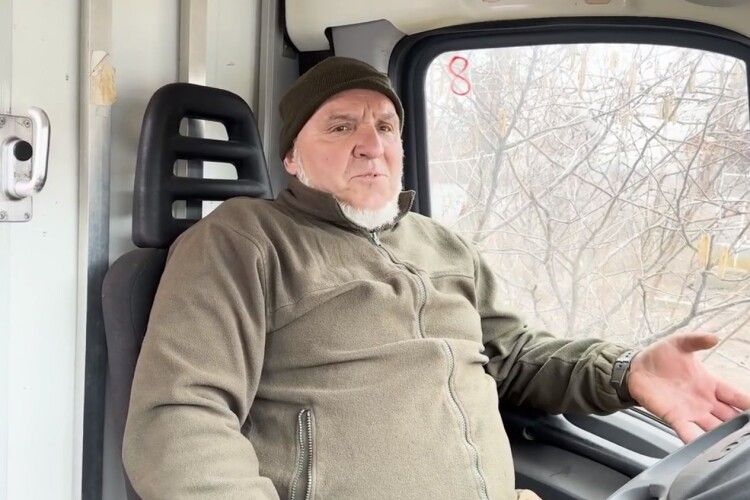 Прикордонник і автомайстер з Волині на псевдо «Дід» відновлює пошкоджену техніку з поля бою (Відео)