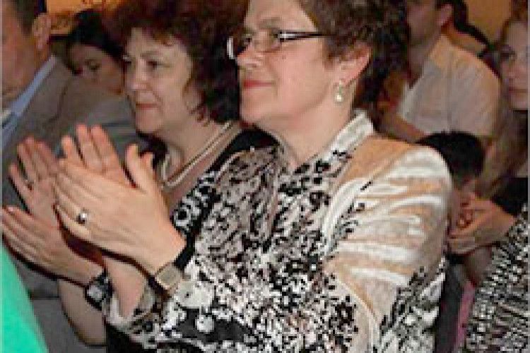 ЛЮДМИЛА ЯНУКОВИЧ НЕ СТРИМАЛА СЛІЗ