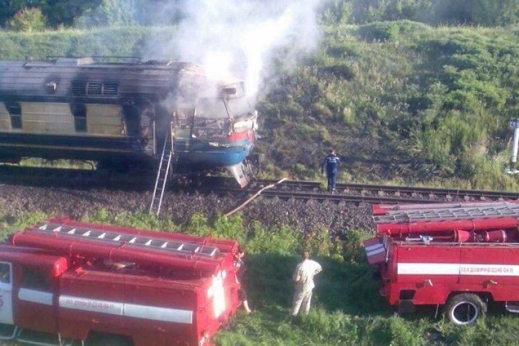 На Вінничині загорівся поїзд з пасажирами (фото)