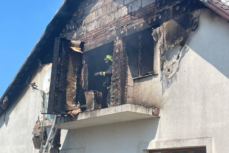 У Луцькому районі внаслідок пожежі будинку 64-річний господар отримав опіки