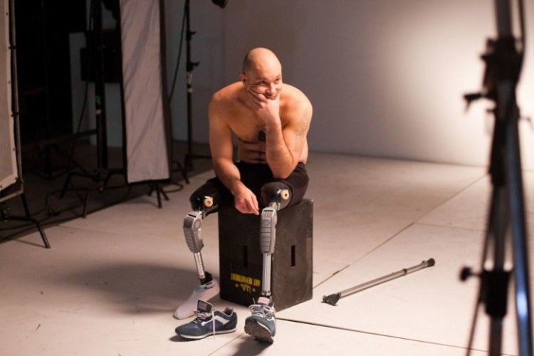 Атовець з Кіровоградщини, який через війну втратив ноги, продовжує спортивну кар'єру