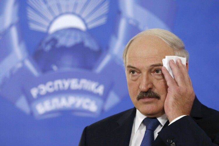 «Бацька» Лукашенко розкритикував синоптиків і пригрозив розігнати білоруський Гідрометцентр 