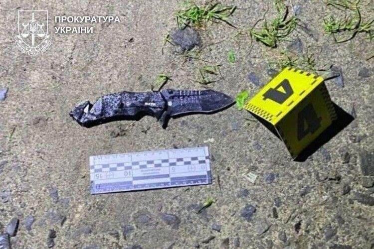Житель Вараша вдарив ножем поліцейського під час затримання