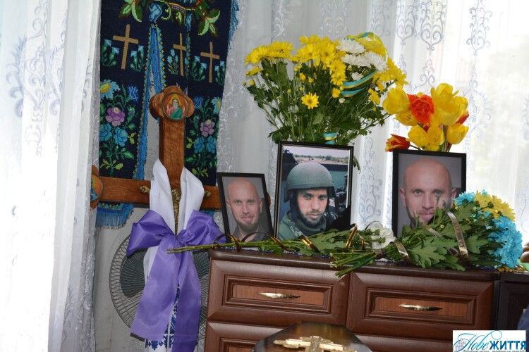 Матір втратила вже третю дитину: на Волині провели в останню дорогу молодого воїна (Фото)