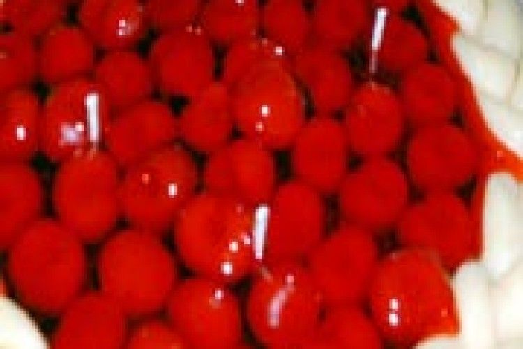 ЛІТО ДАРУЄ НАМ СТИГЛІ ВИШНІ