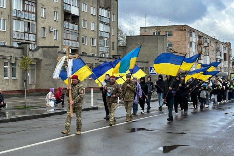 Ковель провів в останню дорогу молодого бійця Андрія Шпилюка