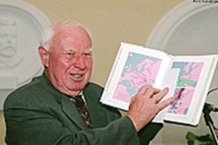 «НЕОПАЛИМА КУПИНА» НАРОДИЛАСЬ У ГОЛОДНІЙ ХАТІ