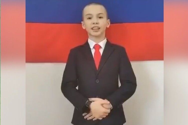 «Скрєпіт Амєріка зубамі, но ім убогім нє понять»: в росії активно виховують фашизм у дітей (Відео)