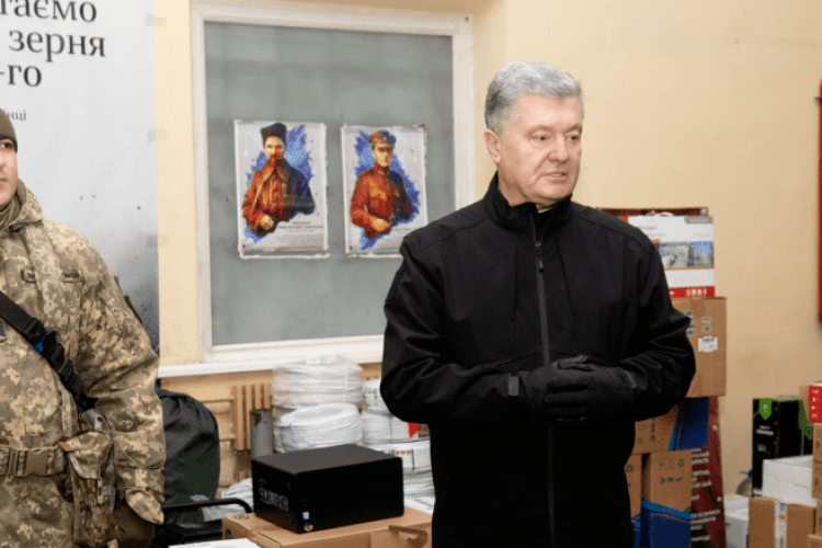 Порошенко передав батальйонний комплекс відеоспостереження 25-ій повітряно-десантній бригаді в Авдіївці (Відео)