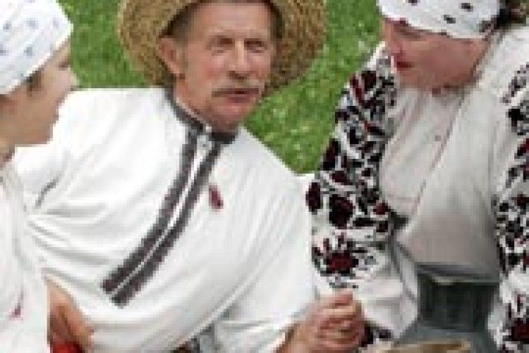 КОНКУРСИ: “Обжинкова квітка” розцвіла  у Володимирі-Волинському