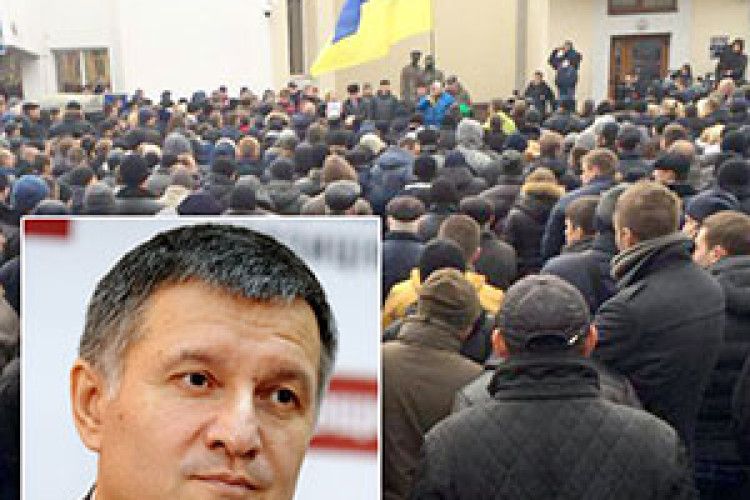 ЧОМУ УКРАЇНЦІ НЕ ПІДТРИМАЛИ МІТИНГ МІЛІЦІОНЕРІВ?