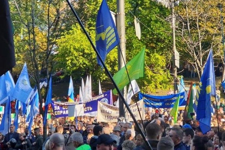 Депутатів облили невідомою речовиною