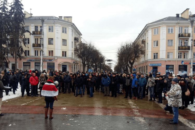 У Білорусі відбулися масові мітинги проти «декрету про тунеядство»