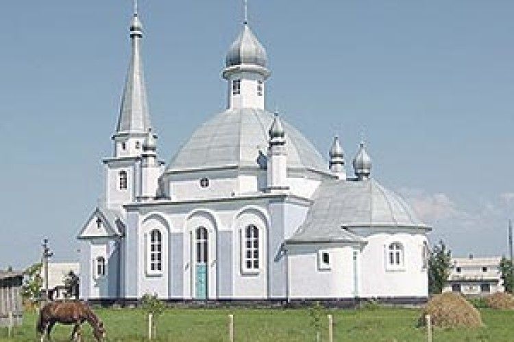 ПО ЦІЛЮЩУ ВОДУ — НЕ ЗА МОРЯ, А У ВЕЛИКУ ЯБЛУНЬКУ!
