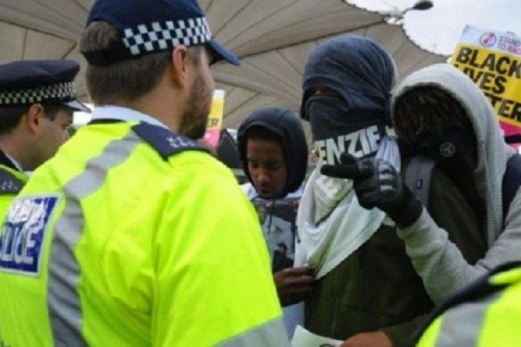 У Лондоні під час акції протесту поранені шість поліцейських