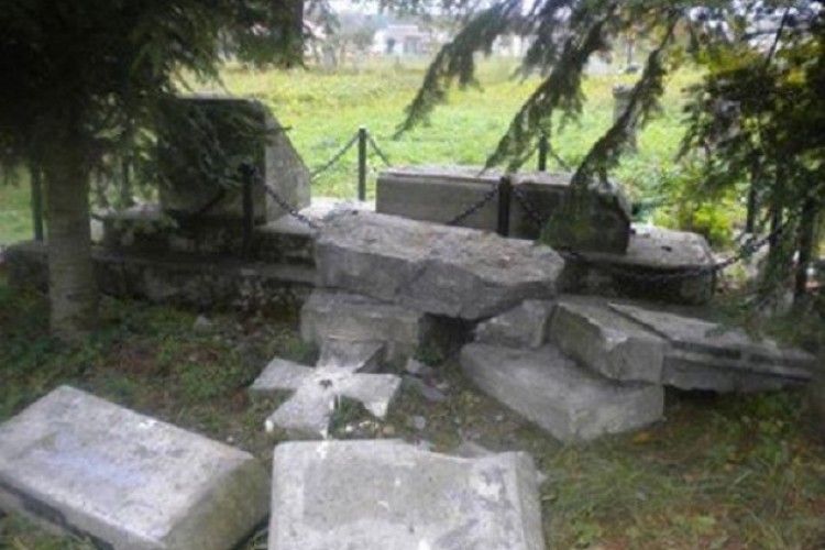 Жителя Ківерцівщини звинувачують у вандалізмі 