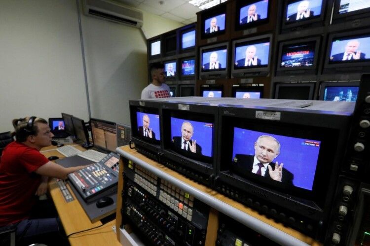 Російські окупанти захопили телевежу Мелітополя й увімкнули пропаганду