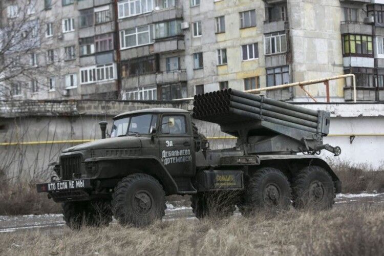  Бойовики на Донбасі продовжують розміщувати важке озброєння поблизу житлових будинків