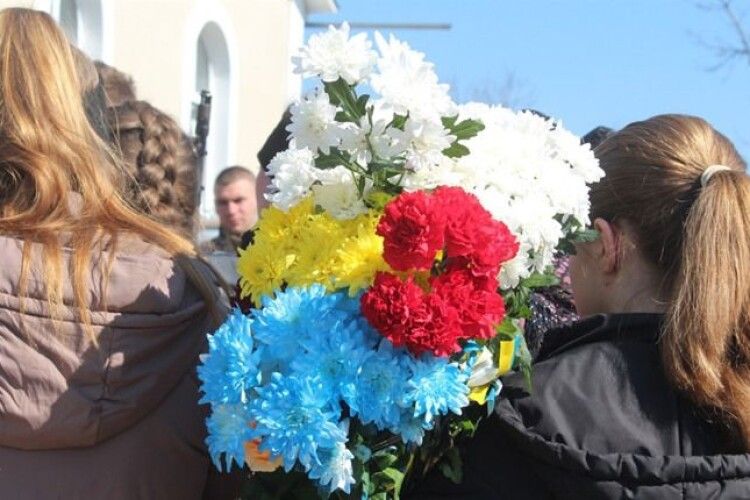 Схиляємо голови: на Рівненщині попрощалися із чотирма загиблими воїнами (Фото)