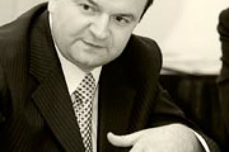 РЕКТОР ЗВІЛЬНЕНИЙ, А ПРАВДА ПОЧЕКАЄ?