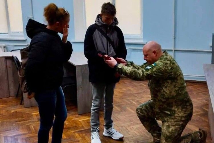 У громаді на Волині вручили ордени сім'ям загиблих Захисників